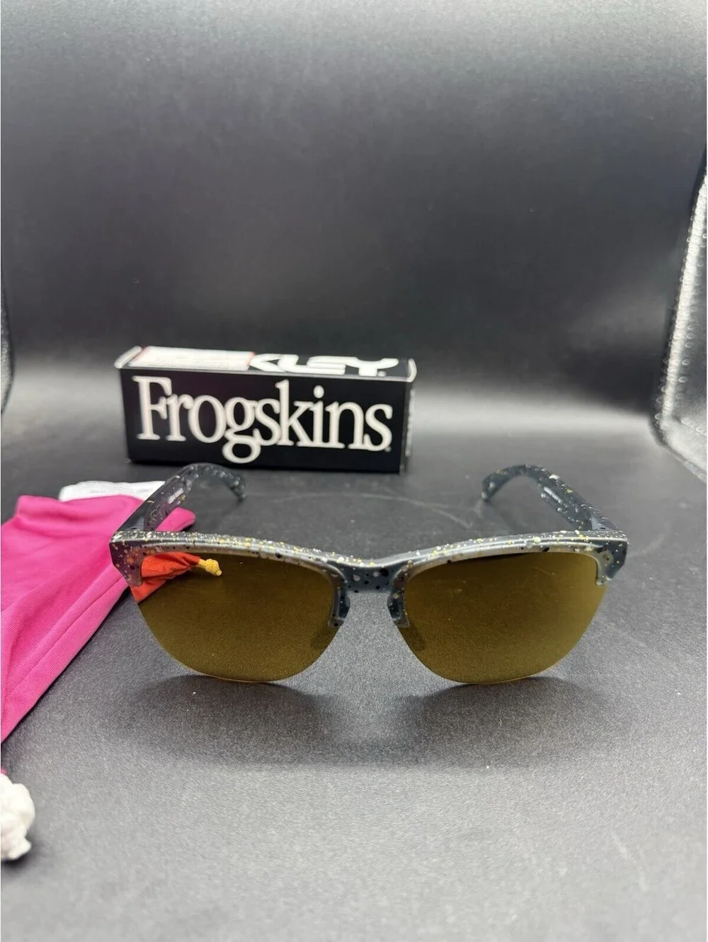Oakley Frogskin Lite Splatter Crystal Black/24K Iridium Polarized OO9374-3063